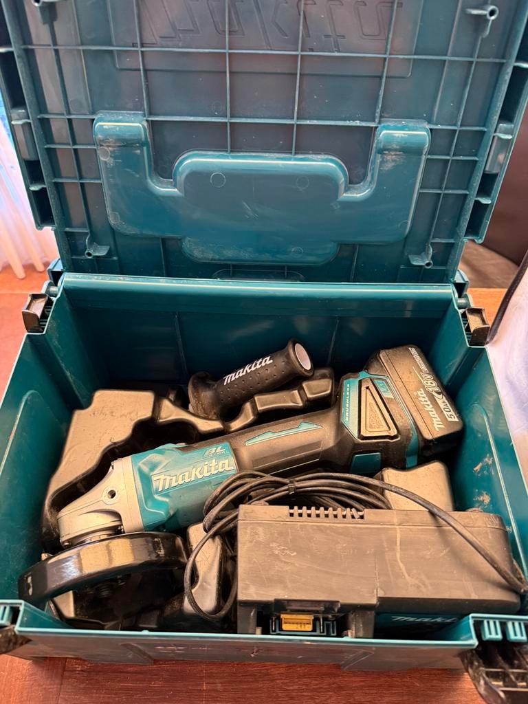 Te koop Makita haakse slijper set, Gebruikt, Decoupeerzaag, Ophalen of Verzenden, 30 tot 70 mm