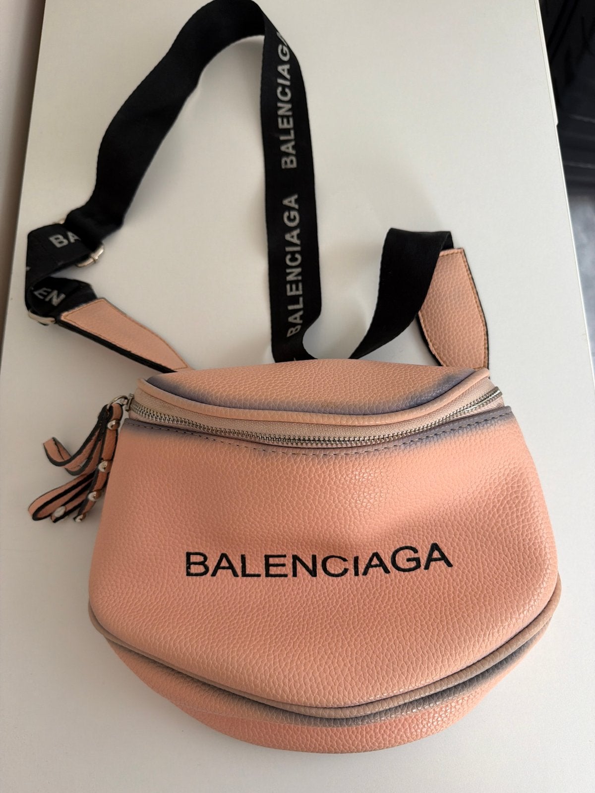 Balenciaga Roze Schoudertasje ( is niet echt), Ophalen, Gebruikt, Roze, Schoudertasje