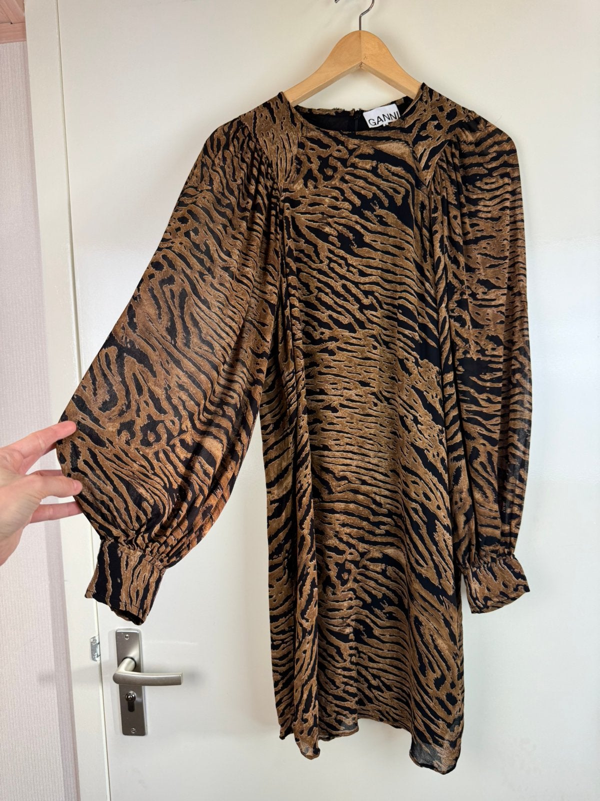 GANNI Tiger Print Mini Dress Puff Balloon Sleeve Gown Boho S, Bruin, Ophalen of Verzenden, Zo goed als nieuw, Maat 36 (S)