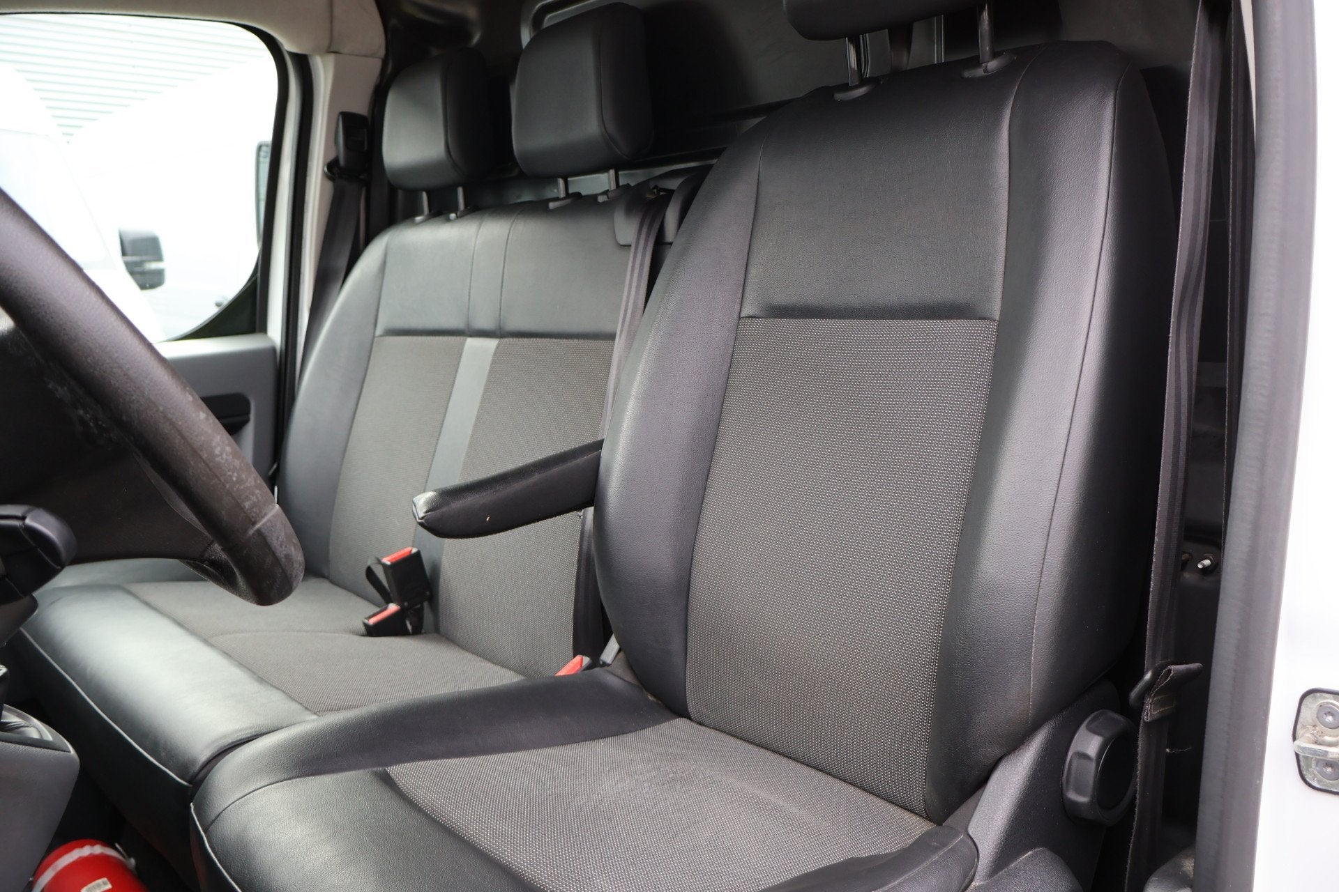 Opel Vivaro 1.5 CDTI L2 H1 Edition Airco Imperiaal, Voorwielaandrijving, Stof, Gebruikt, 4 cilinders