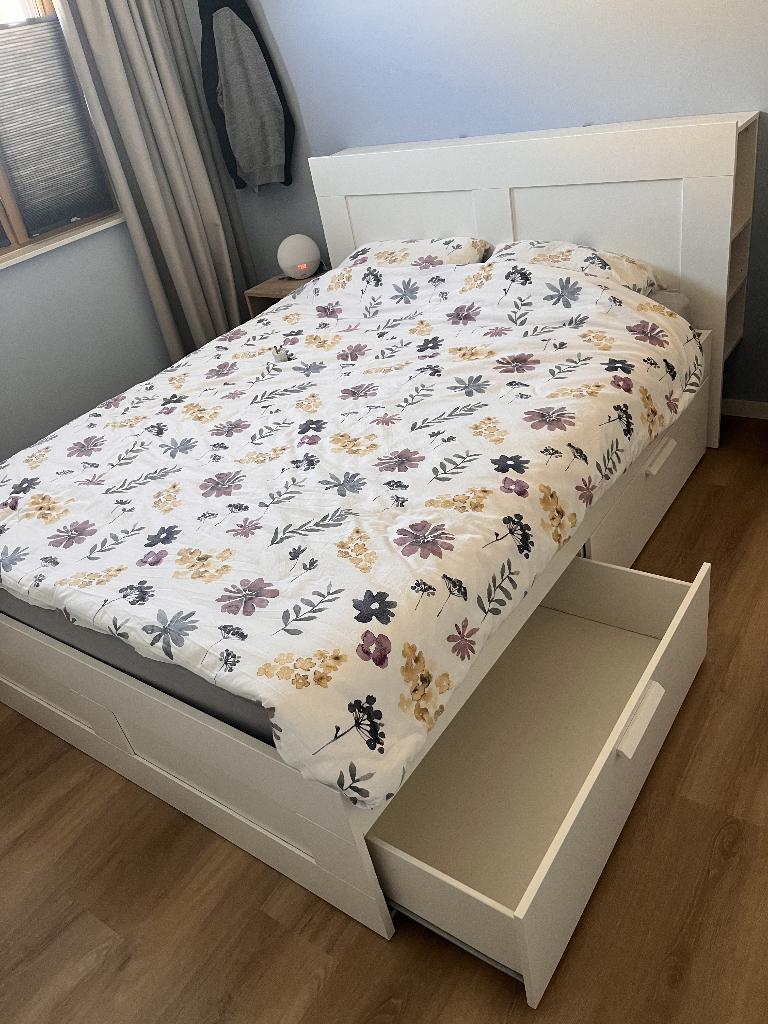 Ikea Brimnes bed, Huis en Inrichting, Slaapkamer | Bedden, Ophalen, Wit, Tweepersoons, Zo goed als nieuw