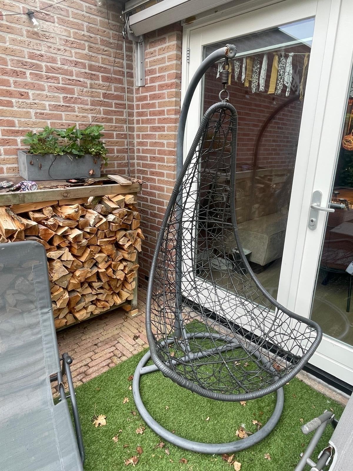 Hangstoel / Ei-stoel voor tuin of terras met standaard, Ophalen, Gebruikt, Wicker