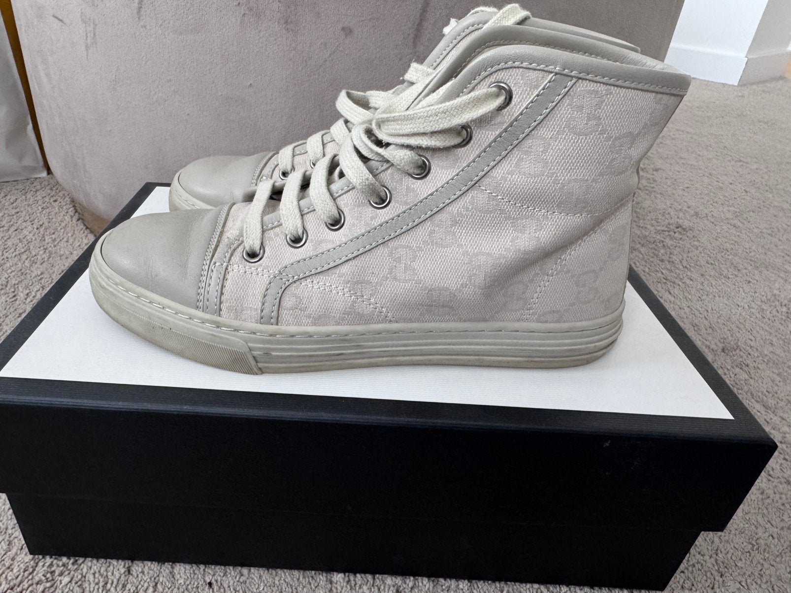 Gucci schoenen, Wit, Ophalen of Verzenden, Sneakers of Gympen, Zo goed als nieuw