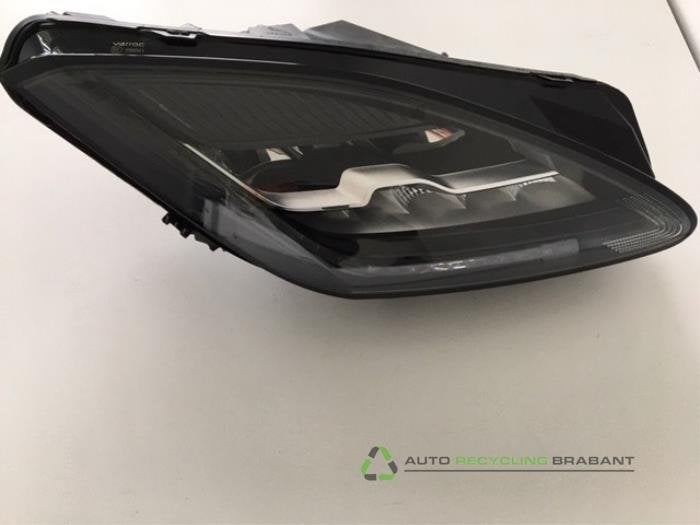 Koplamp rechts van een Jaguar E-Pace, Gebruikt, -, -, Ophalen of Verzenden