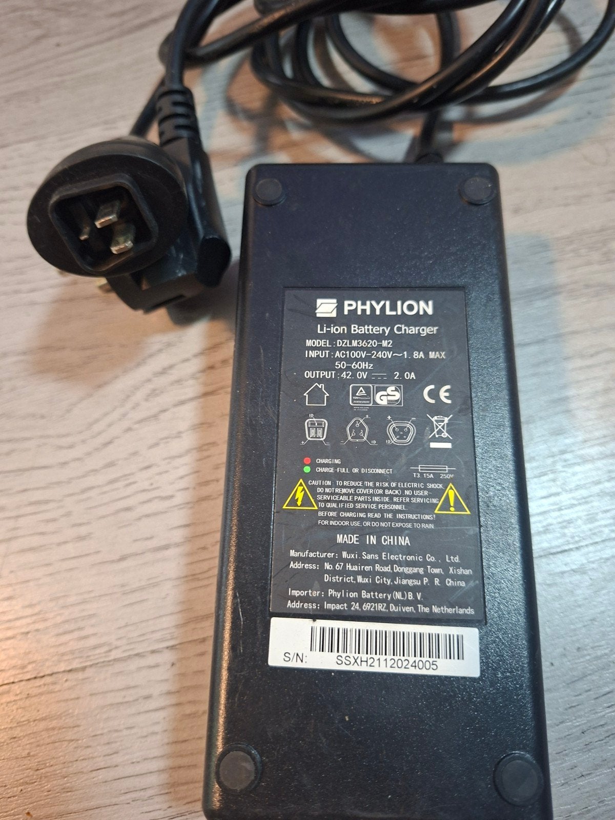 Phylion Li-ion Batterijlader 42V 2.0A amslod, Ophalen of Verzenden