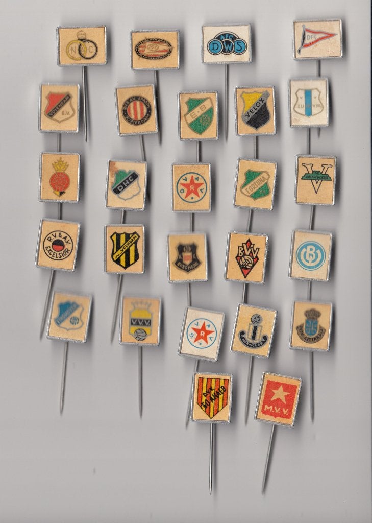 Plastic Voetbal speldjes logo MVV PSV NAC VVV Sparta DFC, Gebruikt, Verzenden, Speldje of Pin, Nvt