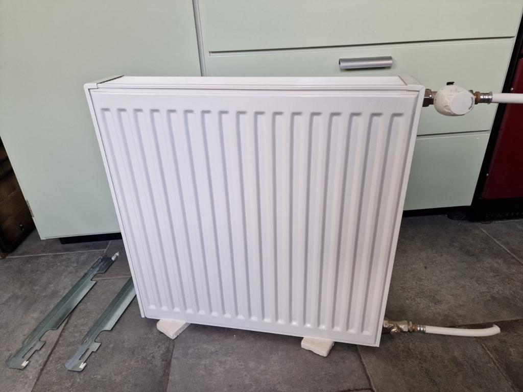 Brugman cv radiator 60x60 cm met thermostaat kraan., Doe-het-zelf en Verbouw, Verwarming en Radiatoren, Ophalen