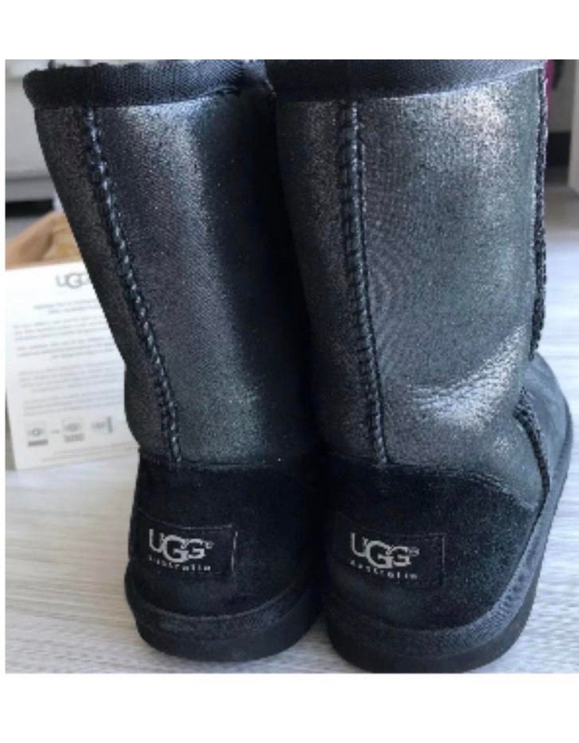 Ugg laarzen origineel maat 38 metallic glitter zwart, Ophalen of Verzenden, Gedragen, Zwart, Lage of Enkellaarzen