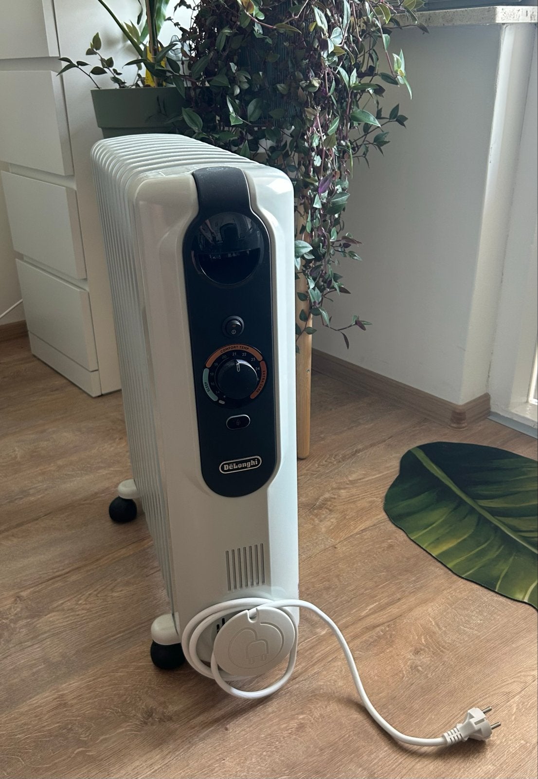 DeLonghi Petroleumkachel 2500W - Geschikt voor 75m3, Huis en Inrichting, Kachels, Ophalen, Gebruikt, Elektrisch, Petroleumkachel