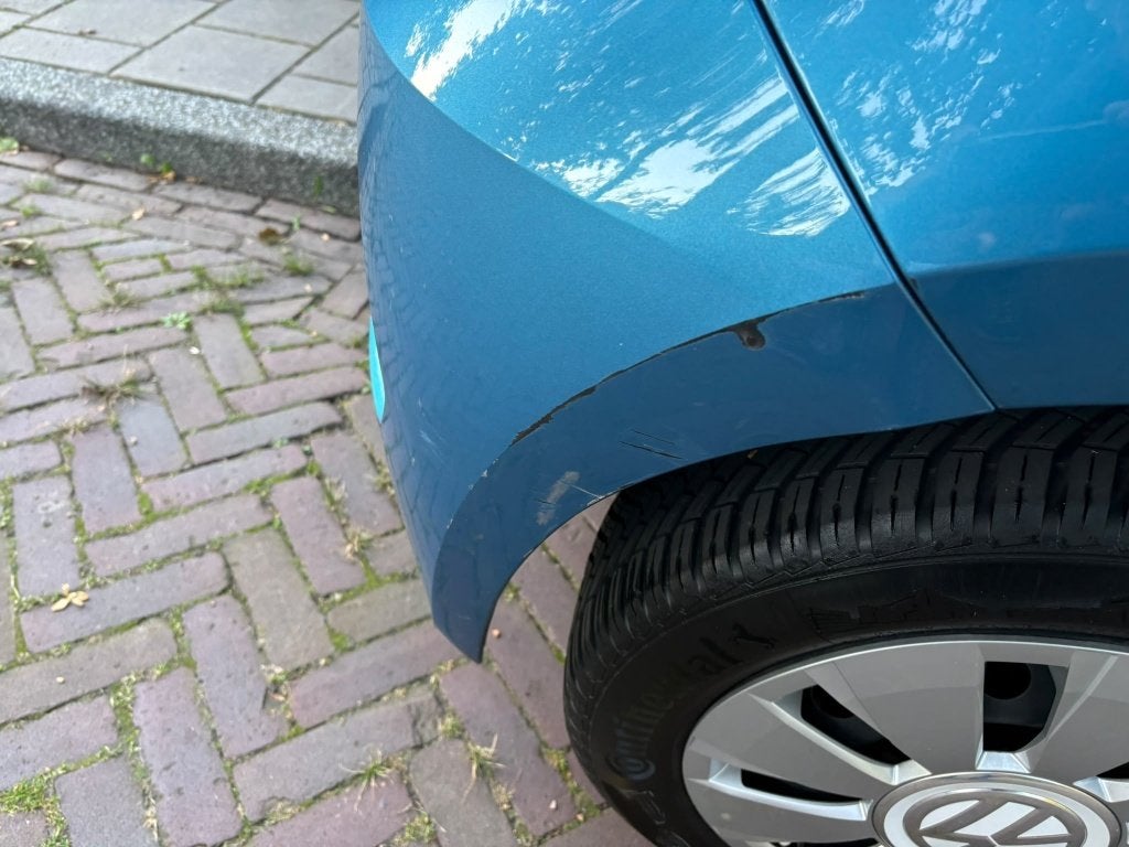 Foto 10 van Volkswagen Move Up!  5-DRS 2018 Blauw metallic, airco