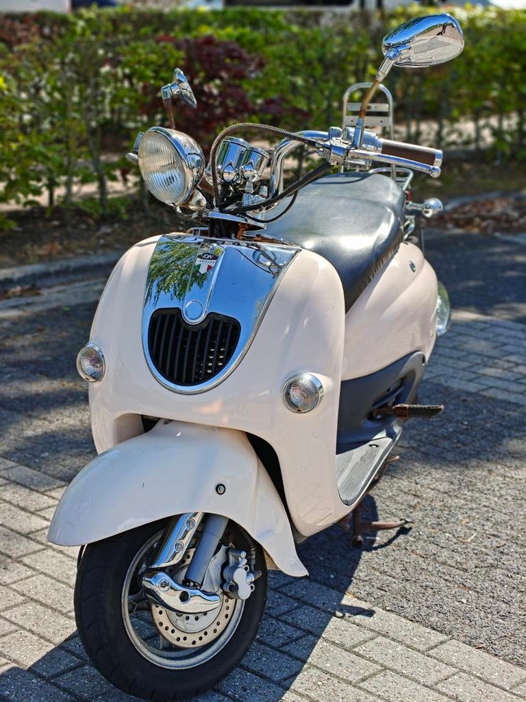 Znen 50 scooter Ik heb ons gesprek per ongeluk verwijderd. K, Ophalen, Gebruikt, Znen, Benzine