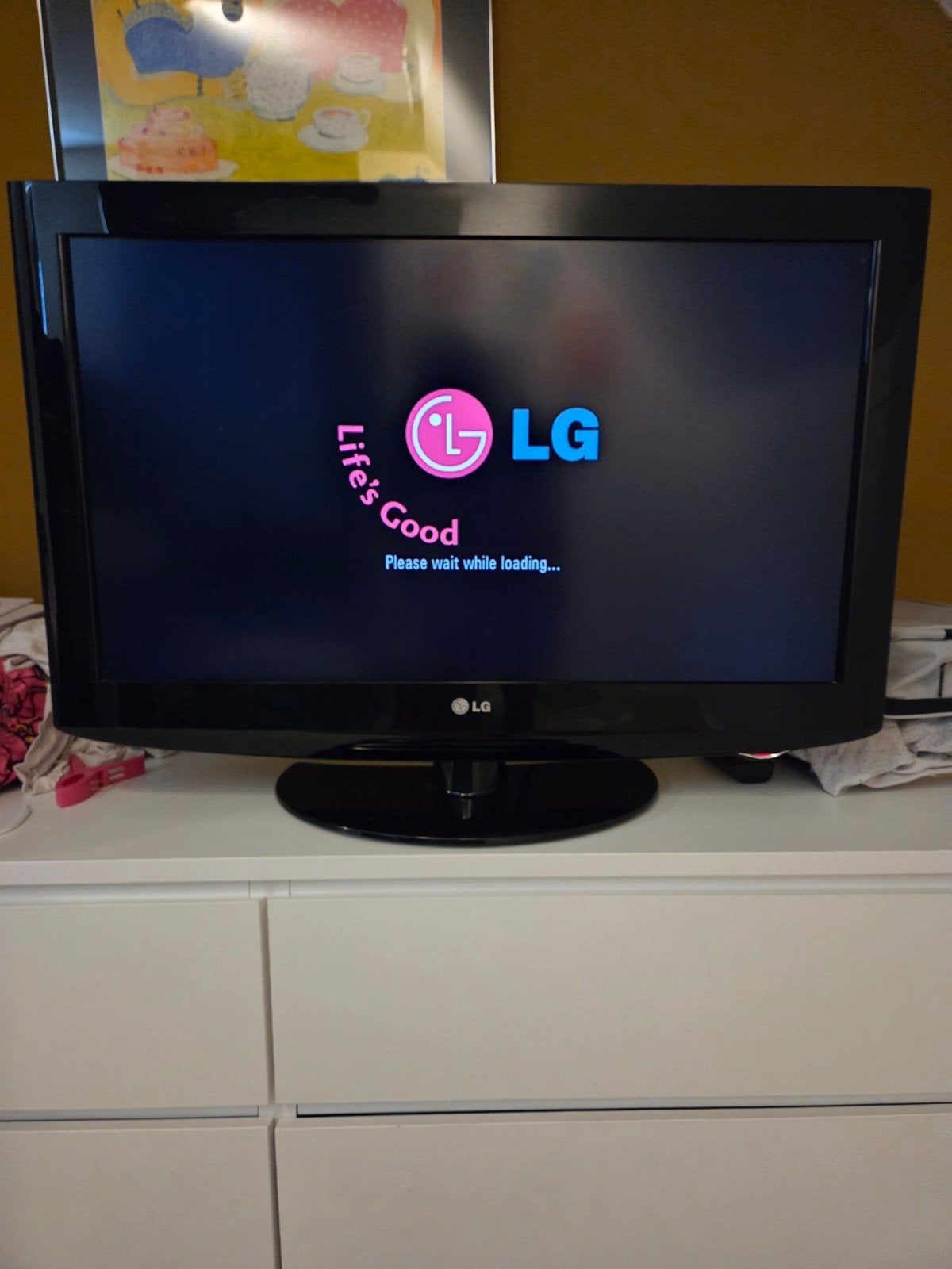 LG 32 inch (81 cm) TV - Ideaal voor slaap- of kinderkamer, Ophalen