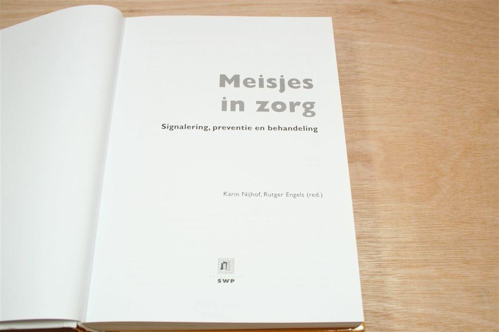 Meisjes in Zorg — Handboek voor Hulp en Preventie, Ophalen of Verzenden, Gelezen