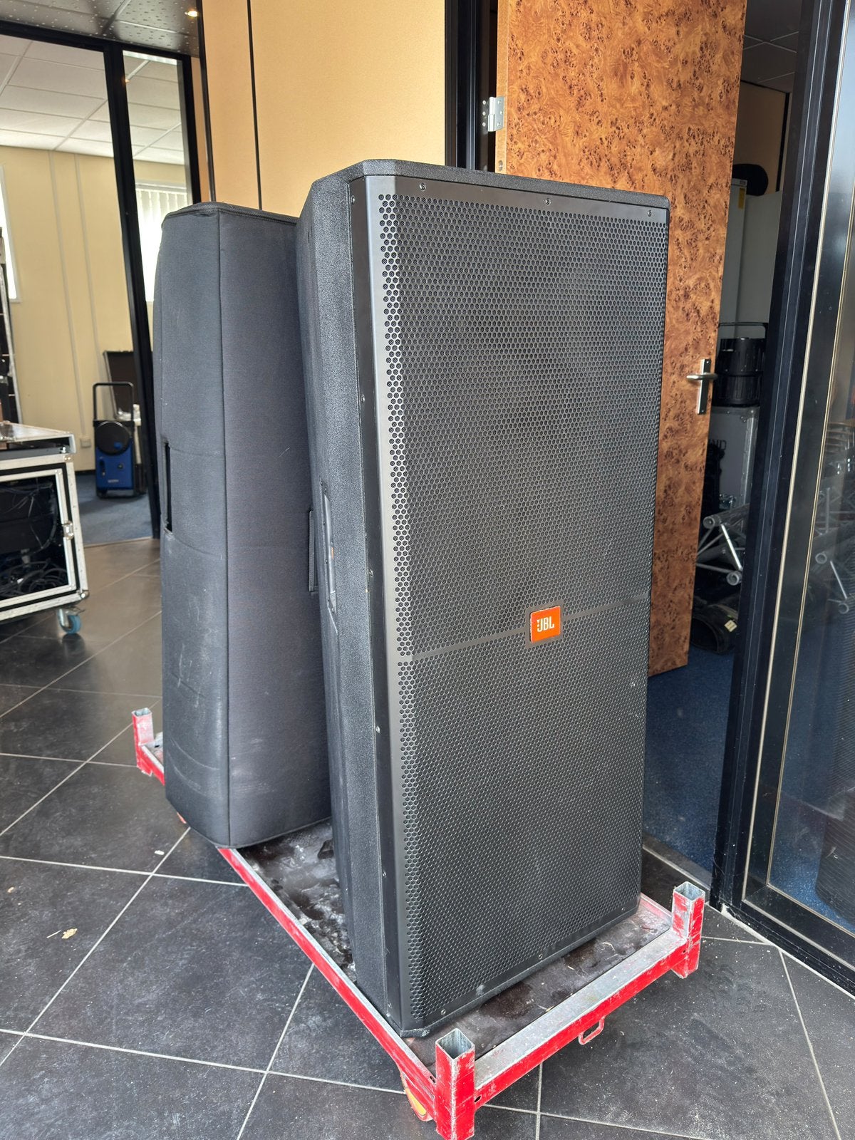Set van 4 JBL SRX725 speakers met hoezen, Gebruikt, JBL, Speakerset, Ophalen