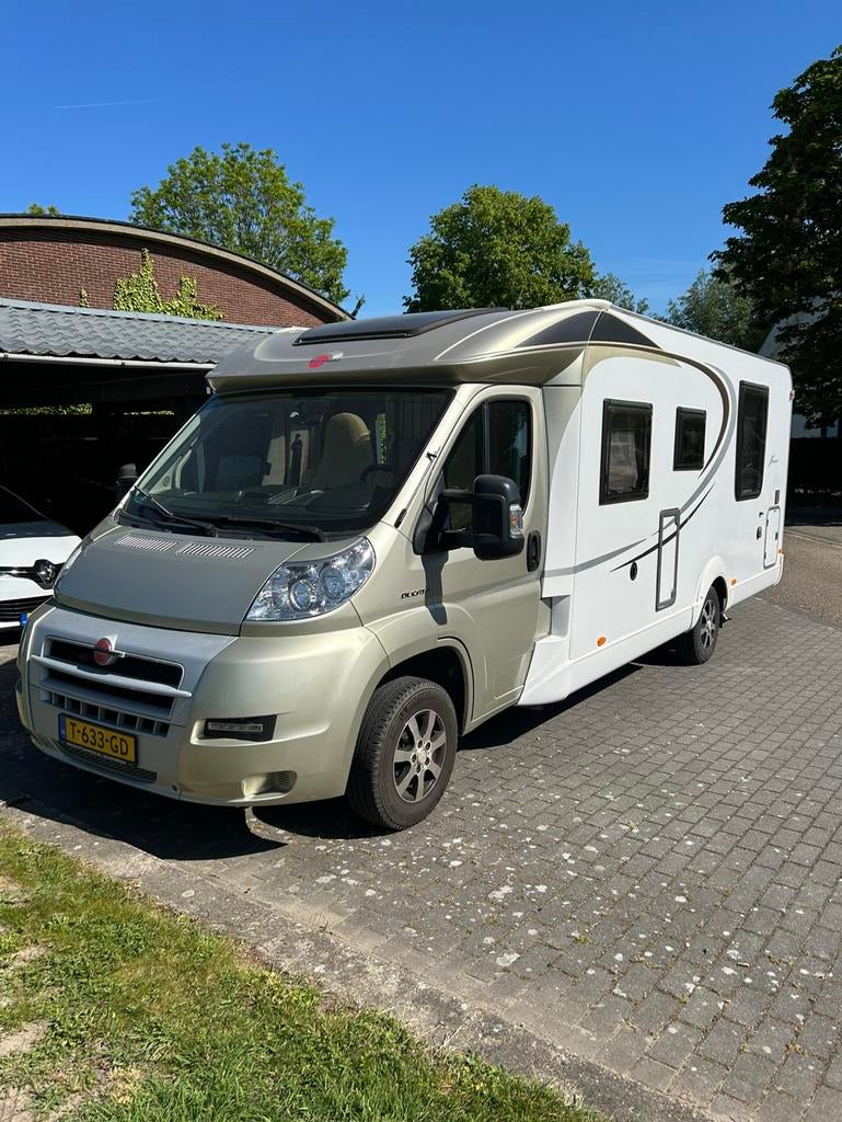 Zeer nette Burstner Nexxo T740 uit 2013 , 70.000 KM !!, Caravans en Kamperen, Standaard zit, Ringverwarming, Fiat, Bürstner