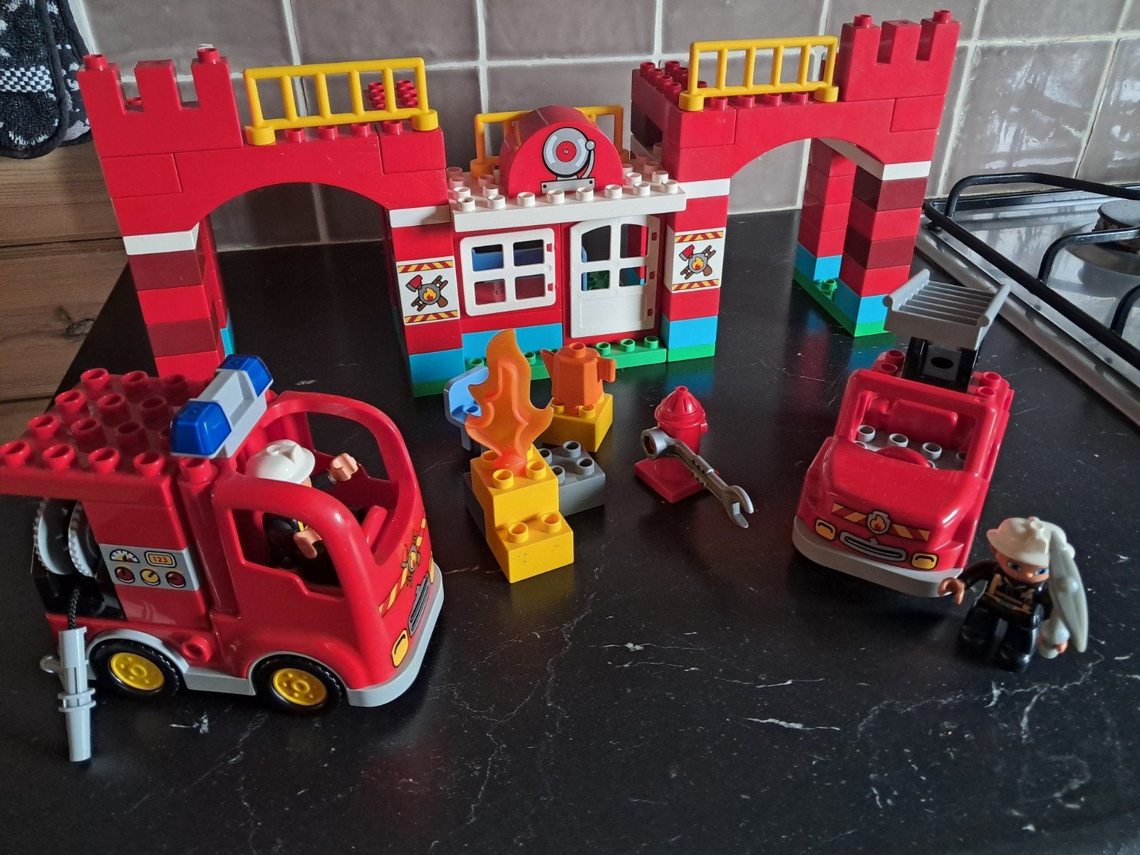 Duplo Brandweerkazerne 10593, Kinderen en Baby's, Ophalen of Verzenden, Zo goed als nieuw, Duplo
