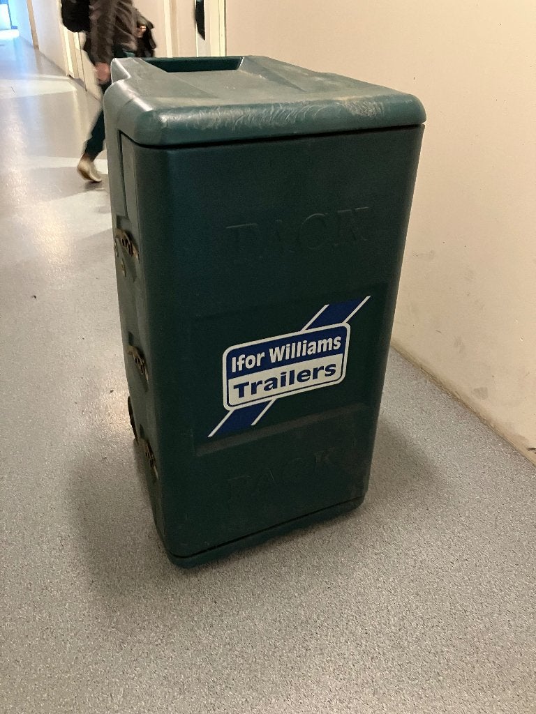 Zadel kist, Dieren en Toebehoren, Ophalen, Gebruikt, Dressuur