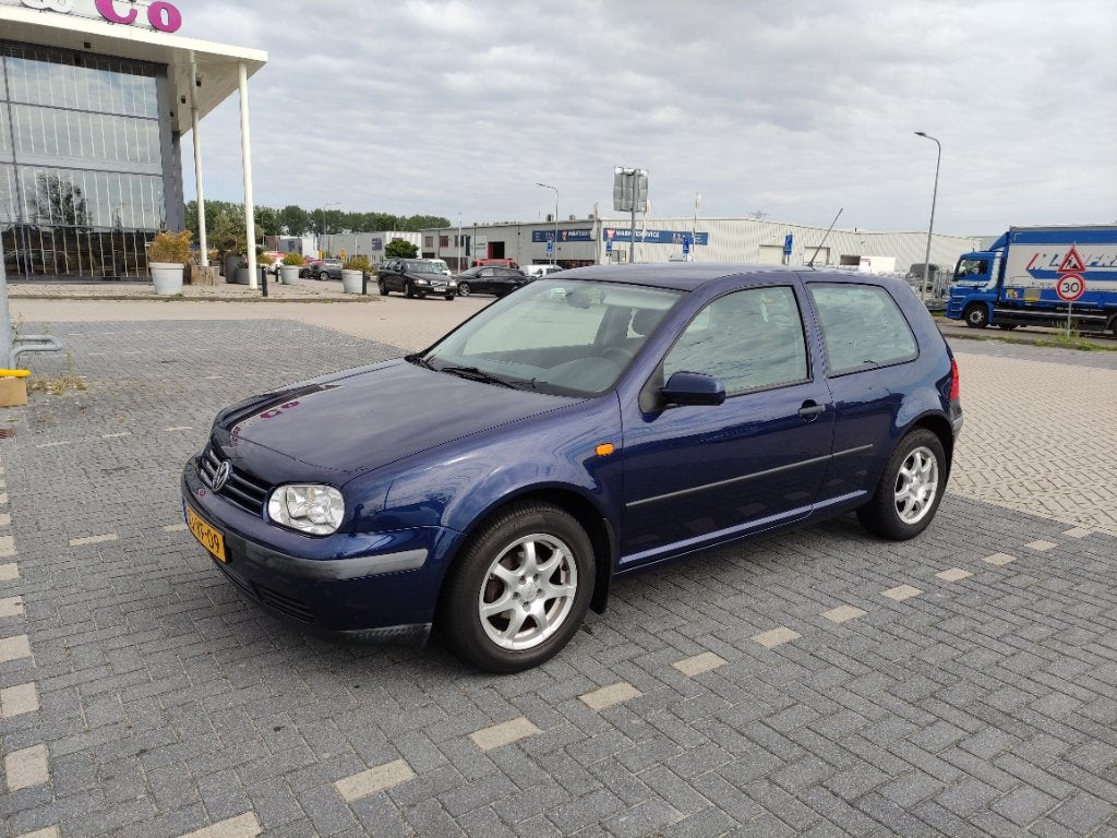 Volkswagen Golf 1.6 74KW 1999 Blauw, Auto's, Volkswagen, Stof, Zwart, 4 cilinders, Blauw