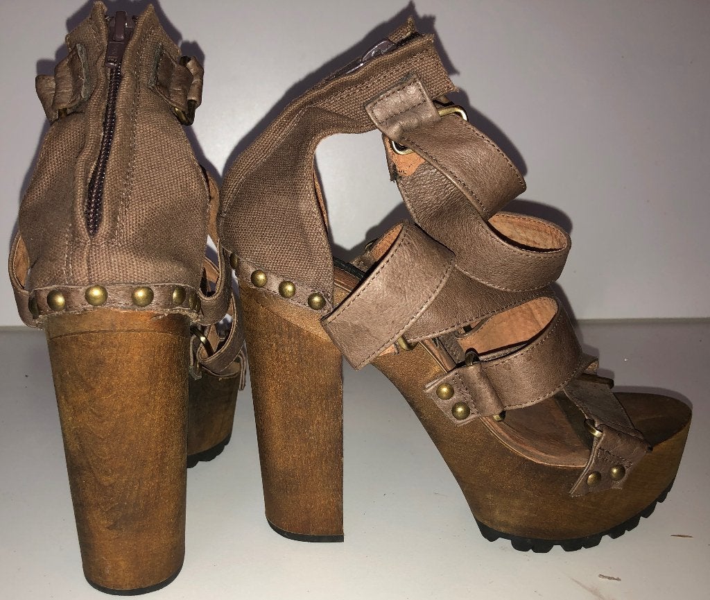 Leren plateau hakken van friis en company maat 36, Bruin, Zo goed als nieuw, Grijs & Company, Sandalen of Muiltjes