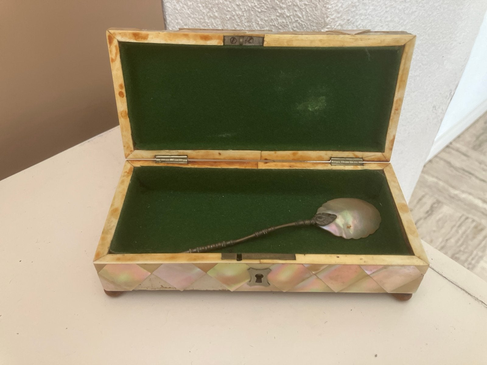 Antieke Parelmoer Inleg Doosje met Lepeltje, Ophalen of Verzenden