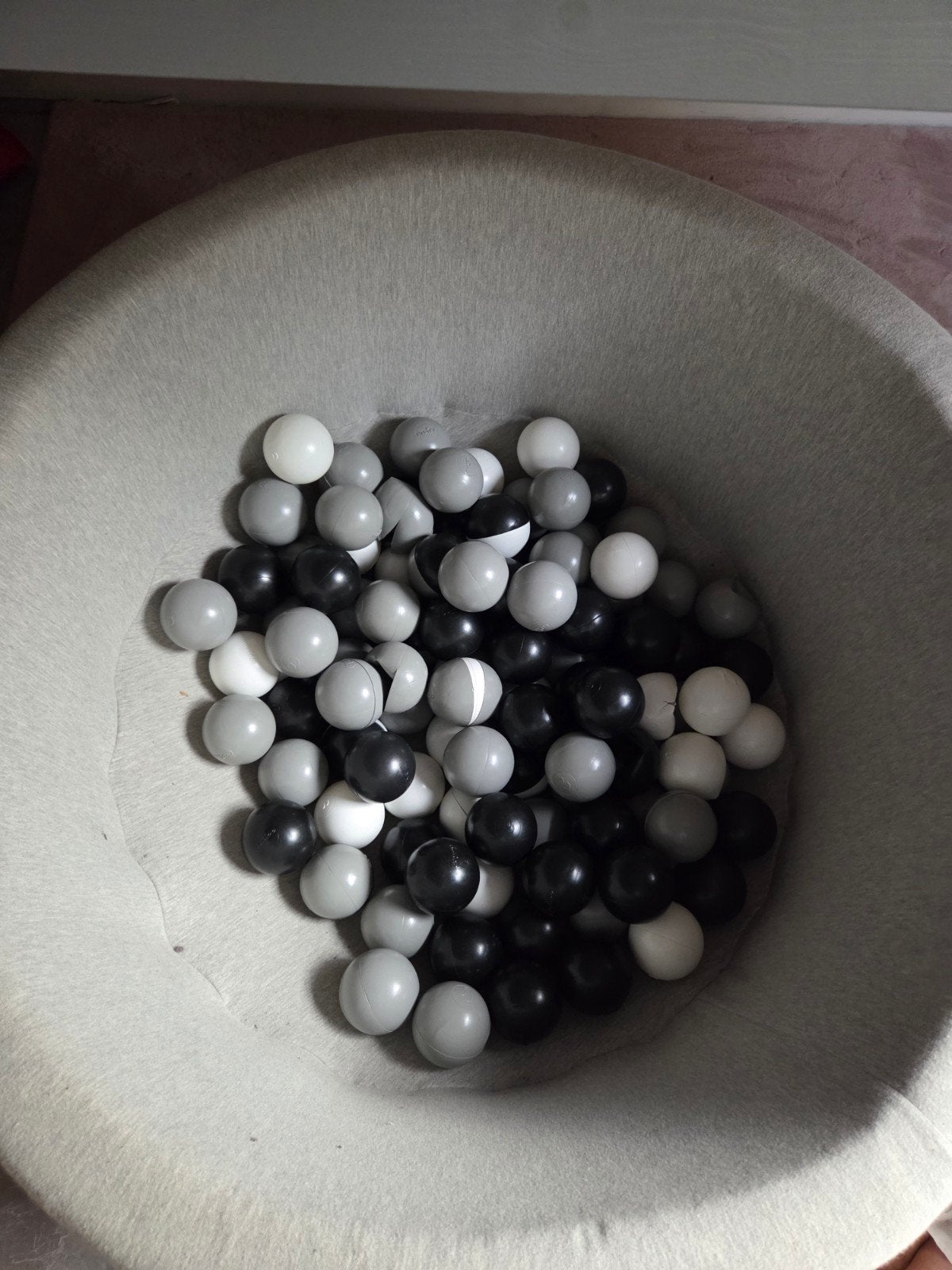 Ballenbak met ballen - grijs, wit, zwart, Ophalen