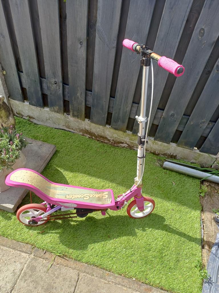 Roze step met kettingaandrijving - werkt nog, Ophalen, Gebruikt, Gewone step, Onbekend