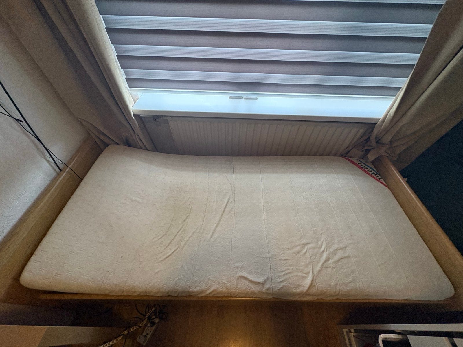 Elektrische eenpersoonsbed  lattenbodem en matras MOET WEG!, Ophalen, 90 cm, Eenpersoons, Bruin