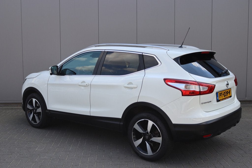 Nissan QASHQAI 1.2DIG-T 116PK Automaat N-Connecta Pano-dak/S, Auto's, Nissan, Gebruikt, 4 cilinders, Met garantie (alle), Wit