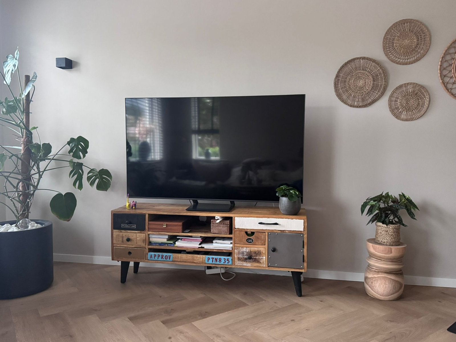 Eleonora Cato tv-meubel – uniek industrieel design – 150 cm, 100 tot 150 cm, Zo goed als nieuw, Minder dan 100 cm, 25 tot 50 cm