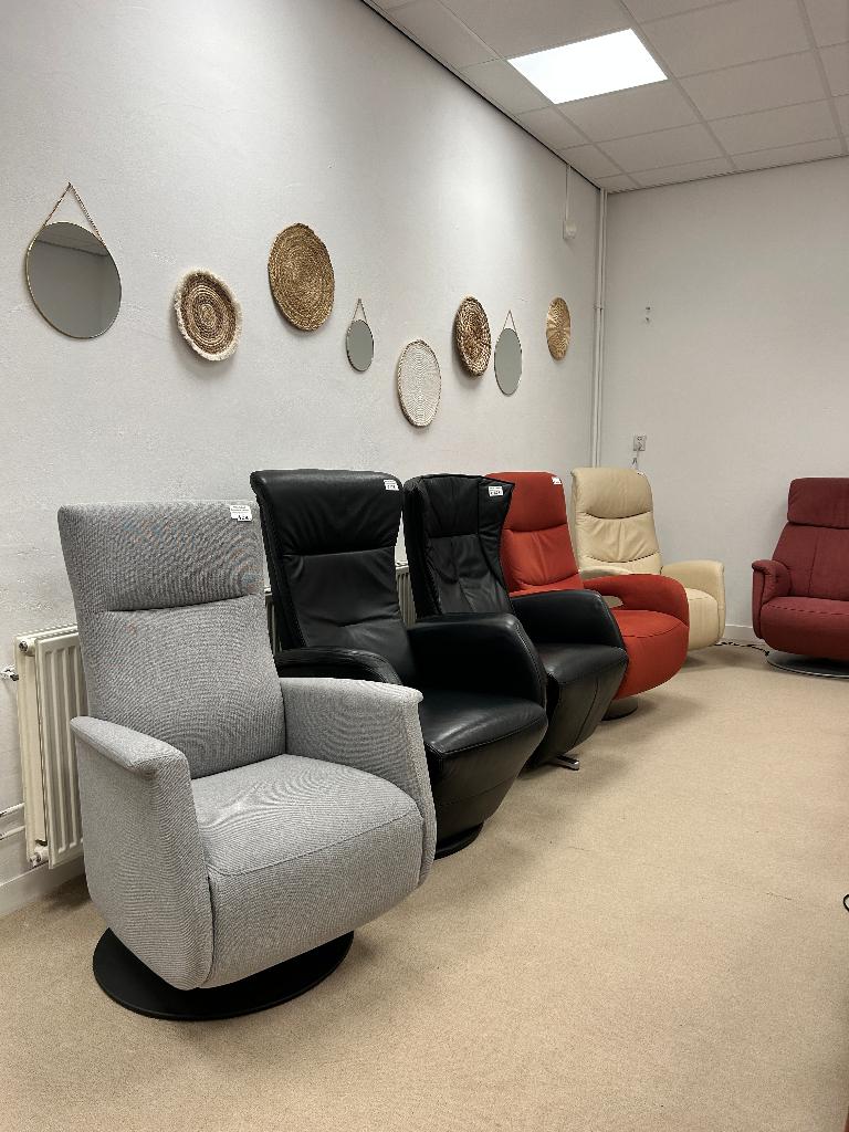 Tweedehands goedkope relax fauteuil en sta op stoelen voorra, Huis en Inrichting, Fauteuils, Ophalen, N, N, 75 tot 100 cm