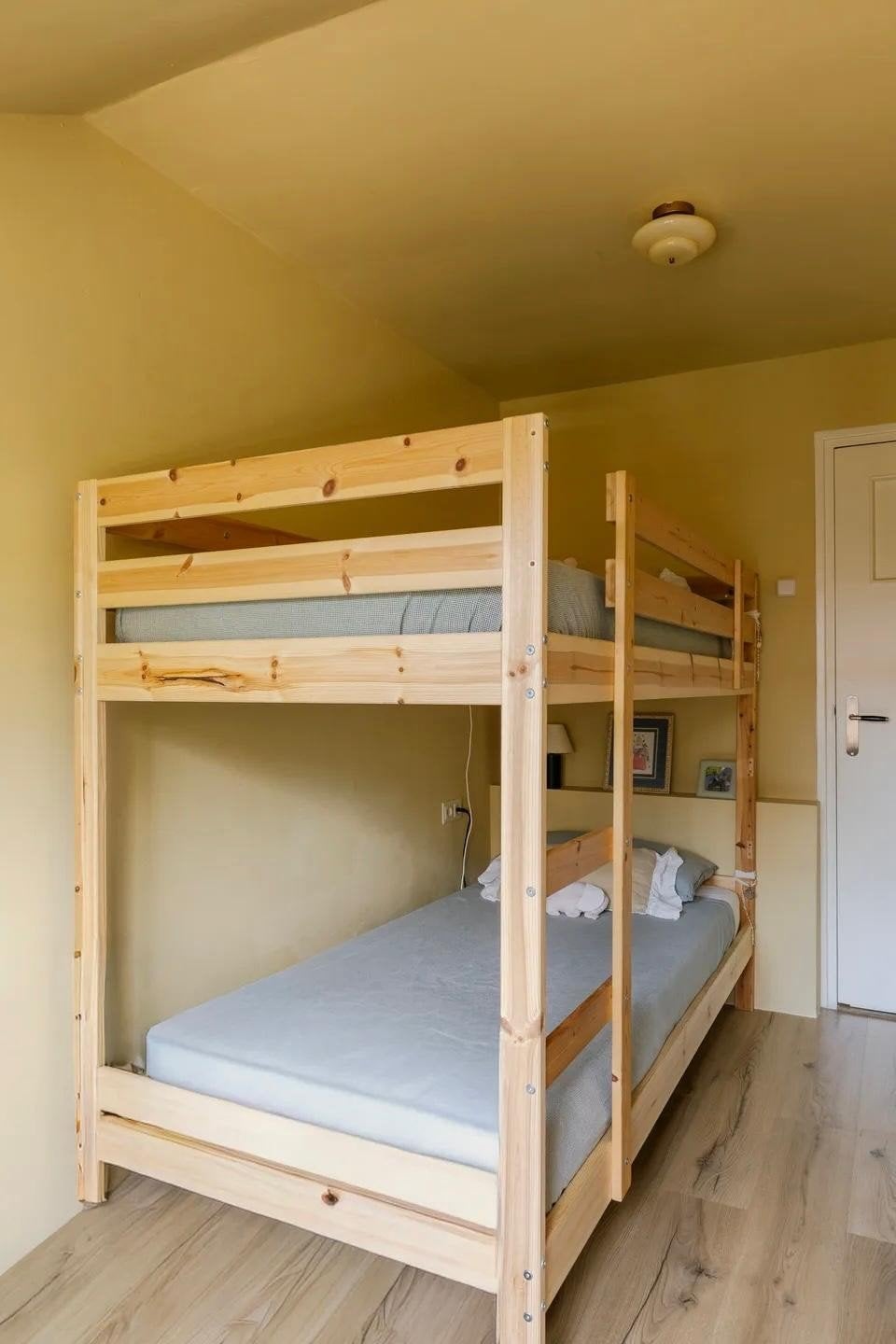 IKEA MYDAL stapelbed 90x200 – bijna nieuw + 2 matrassen, Ophalen, 90 cm, Tweepersoons, Zo goed als nieuw