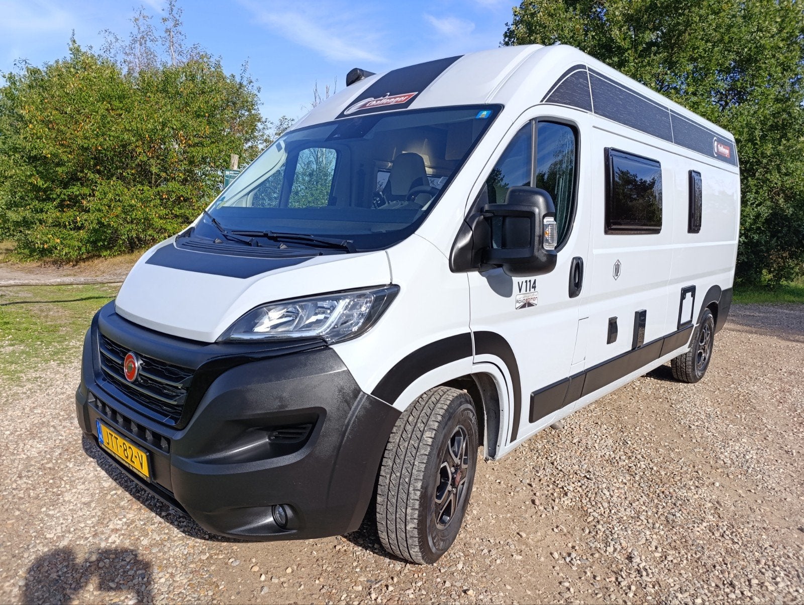 Challenger V114 VIP Automaat 140pk 5-2023 27000km, Automaat, Buscamper of Camperbus, ESP-stabiliteitscontrole, Raamblindering