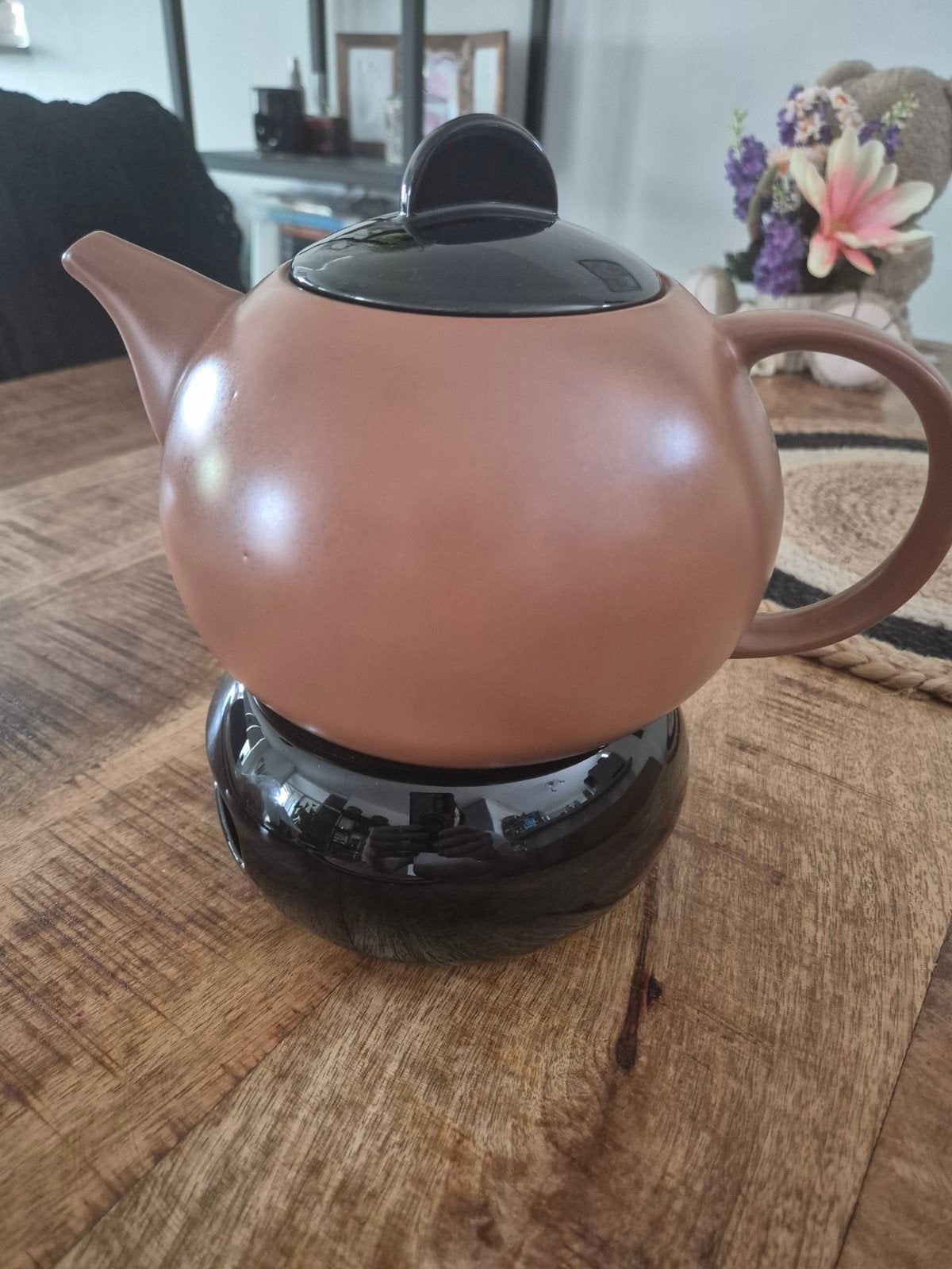 Theepot met theelichtje - Bruin en Zwart, Theepot/fluitketel, Gebruikt, Ophalen of Verzenden, Steen/keramiek
