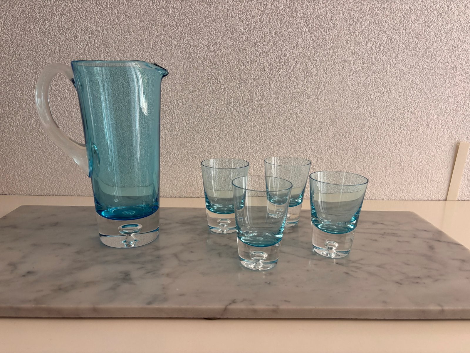 Glazen karaf en 4 glaasjes in aquablauw, Ophalen