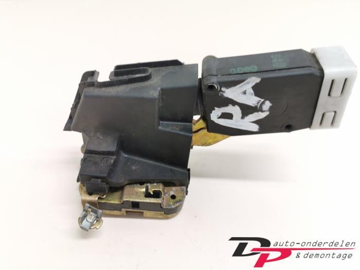 Deurslot Mechaniek 4Deurs rechts-achter van een Mitsubishi C, Gebruikt, -, -, Ophalen of Verzenden