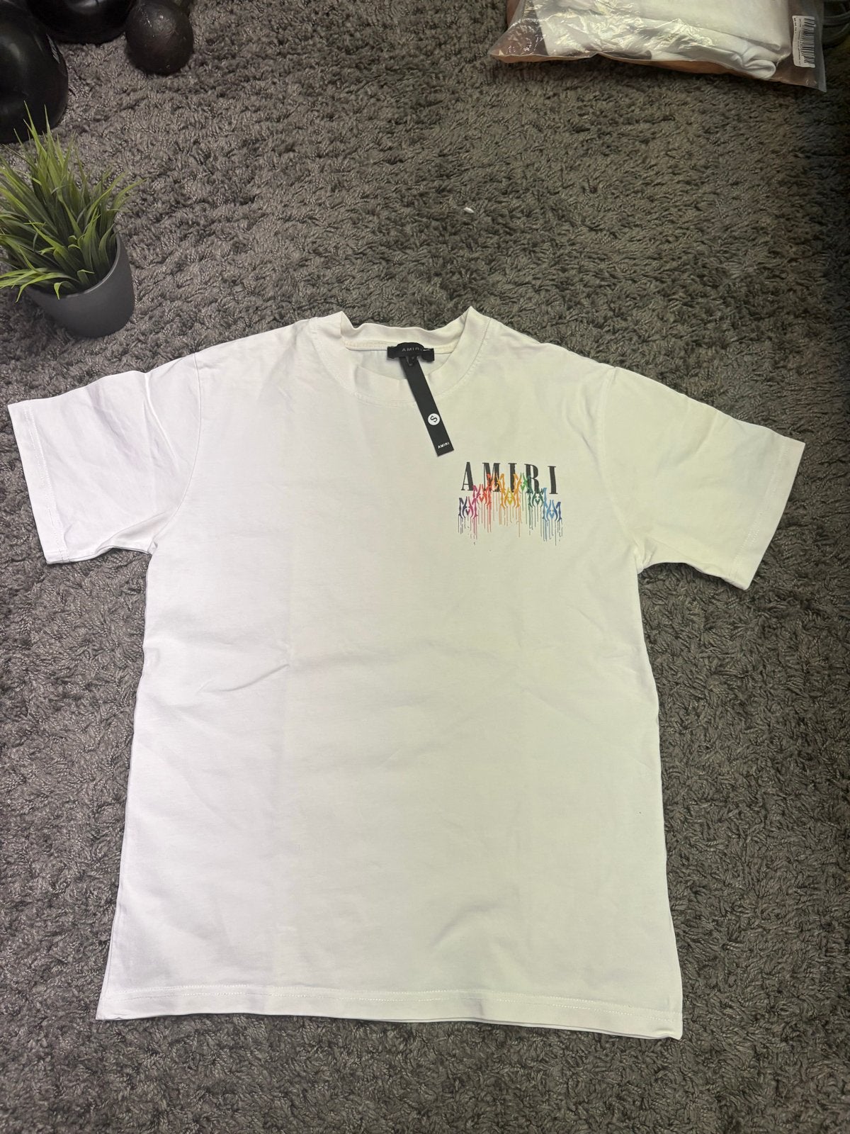 Amiri T-shirt met regenbooglogo - Maat S, Kleding | Heren, Ophalen of Verzenden, Nieuw, Maat 46 (S) of kleiner, Wit