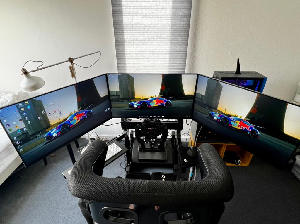 Fanatec Simrig + 3x 32” 1440p + Buttkicker | SimLab GT1 Evo, Spelcomputers en Games, Spelcomputers | Overige Accessoires, Verstelbaar
