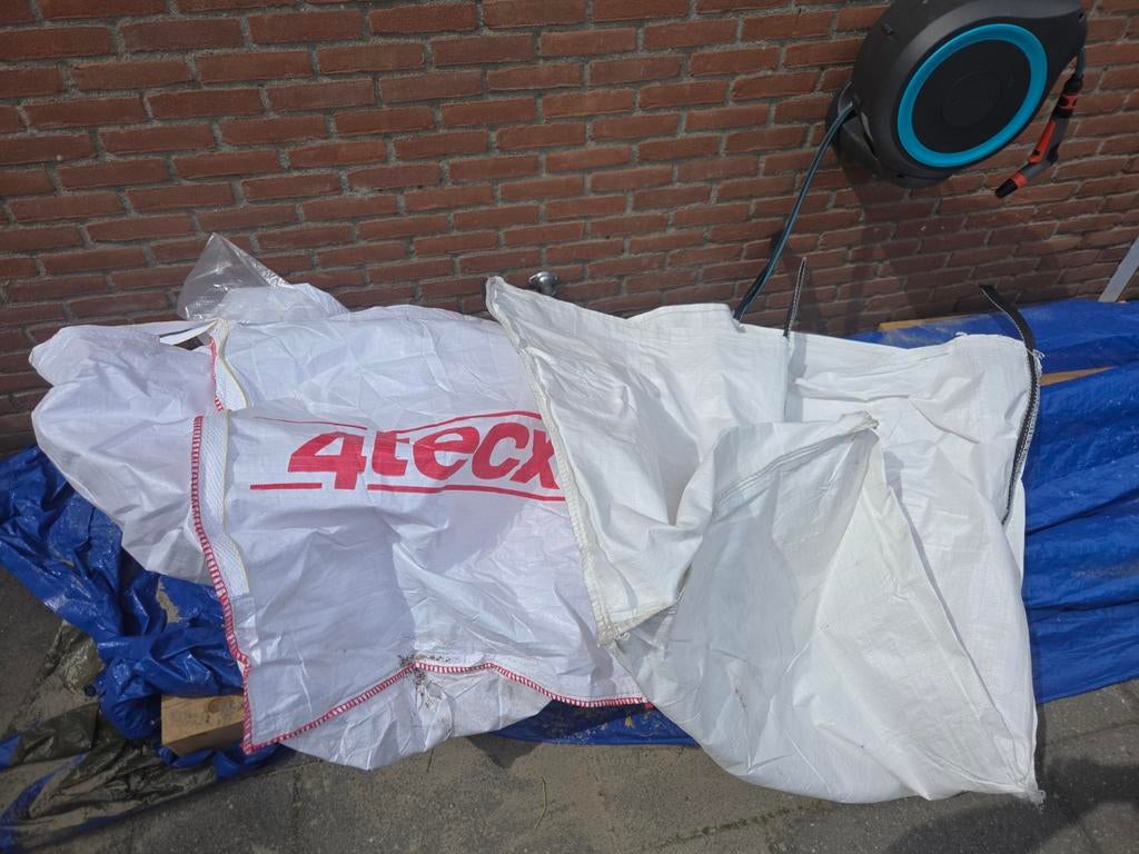2 big bags leeg, Ophalen