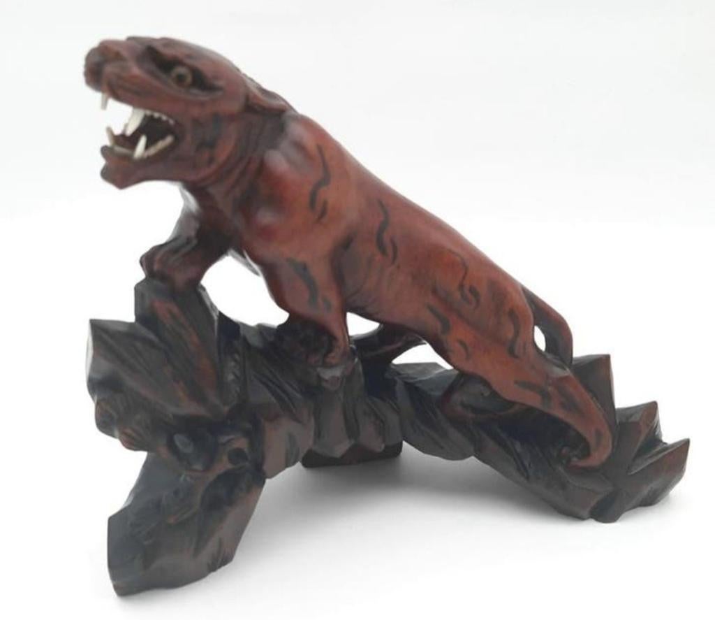 Vintage houten handgesneden Tijger beeld, Houtsnijwerk, Minder dan 20 cm, Ophalen of Verzenden, Hout