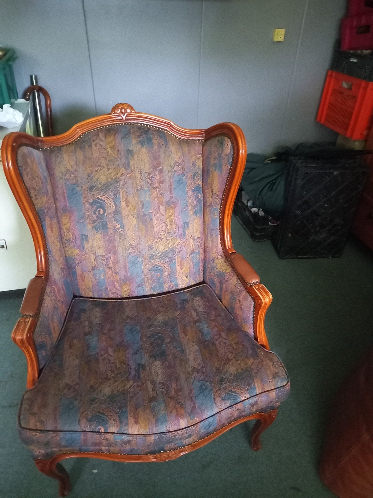 Eenzame fauteuil zoekt menselijk gezelschap, Ophalen
