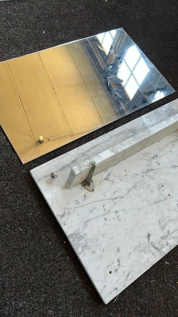 Marmeren spatplaat voor wasbak met planchet en spiegel, Huis en Inrichting, Badkamer | Badkamermeubels, Ophalen, Gebruikt, Minder dan 100 cm