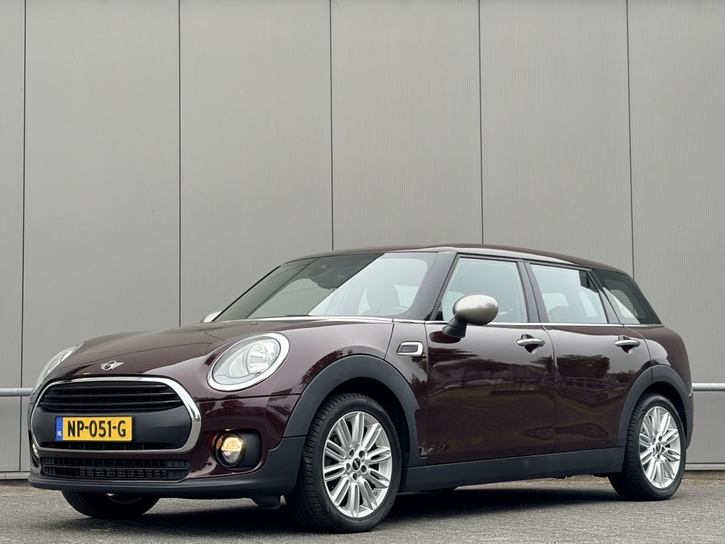 MINI Clubman 1.5 One - automaat - navi - airco - cruise, Gebruikt, Cruise Control, 3 cilinders, 1100 kg
