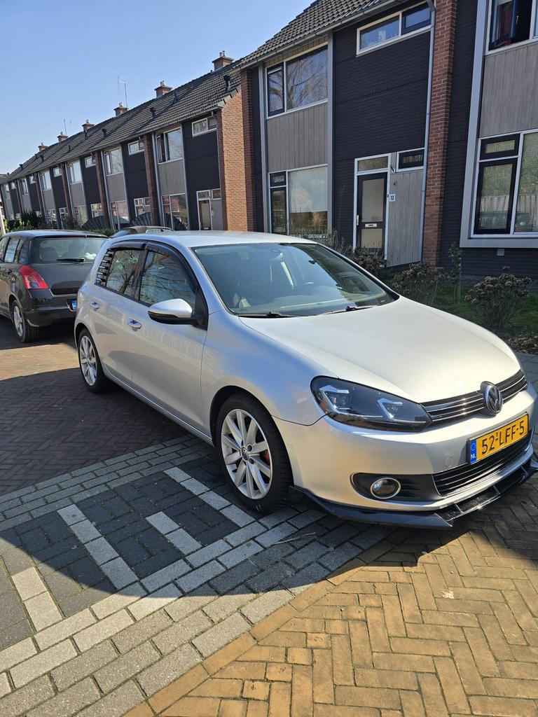 Volkswagen Golf 1.4 TSI 90KW 5D 2010 Grijs, Auto's, Volkswagen, Euro 5, 4 cilinders, Alcantara, 122 pk