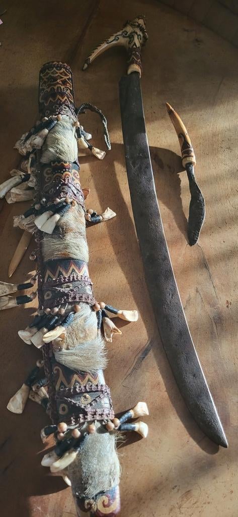 Dayak Mandau met Schede en Hulpstuk, Antiek en Kunst, Ophalen