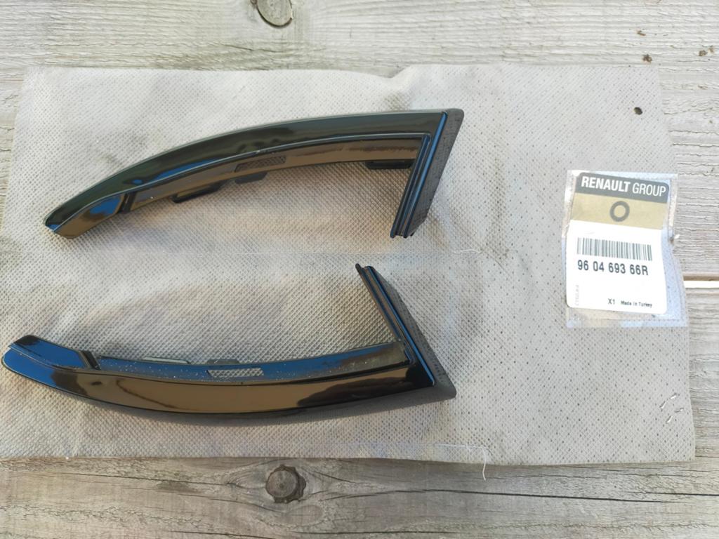 Renault Clio 4 hatchback a.bumperhoeklijst, Auto-onderdelen, Carrosserie en Plaatwerk, Ophalen of Verzenden, Nieuw, Renault, Bumper