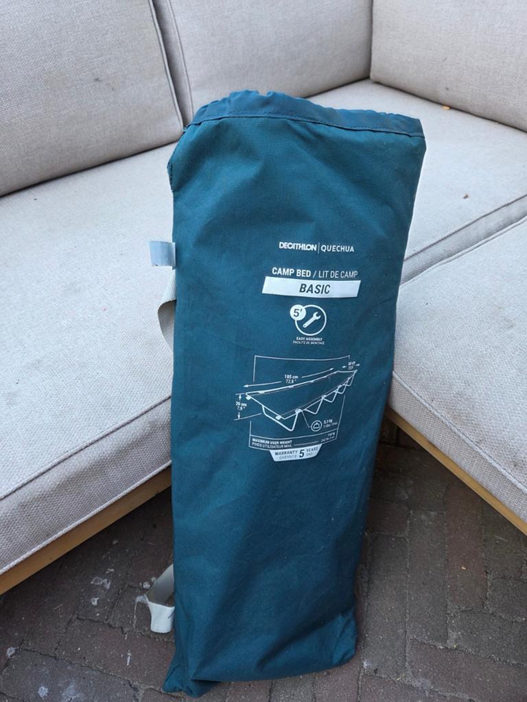 Decathlon Quechua Basic Camp Bed - veldbed en matje, Caravans en Kamperen, Ophalen, Zo goed als nieuw