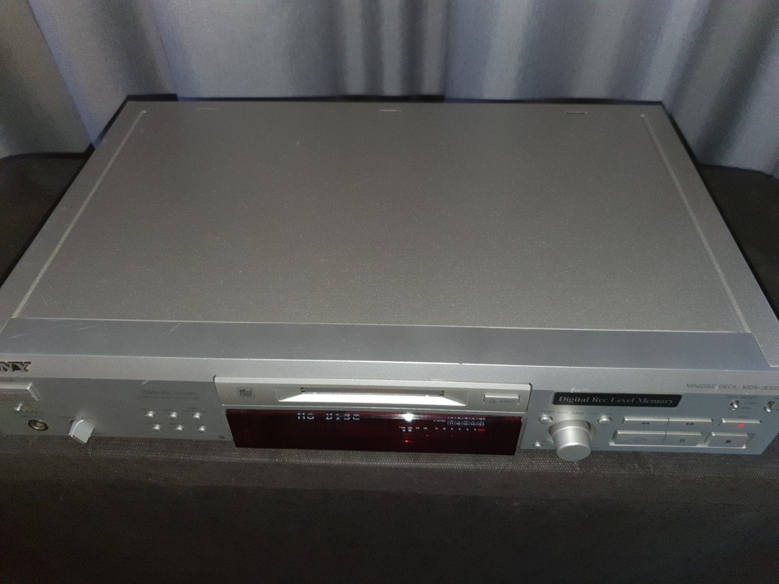 Sony Minidisc MDS-JE520 met Afstandsbediening., Verzenden, Minidisc-speler