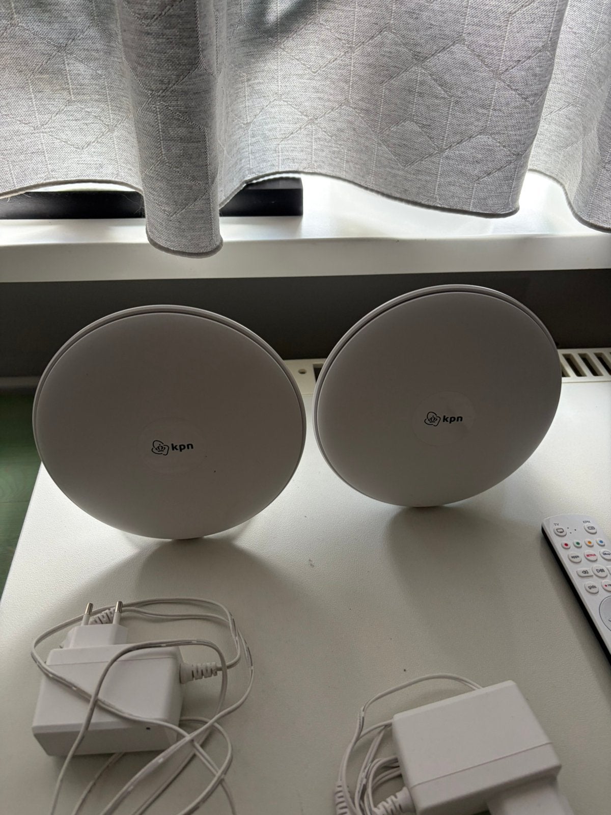 2 x kpn super wifi-punten en 2 kpn afstandbedieningen, Ophalen of Verzenden, Zo goed als nieuw