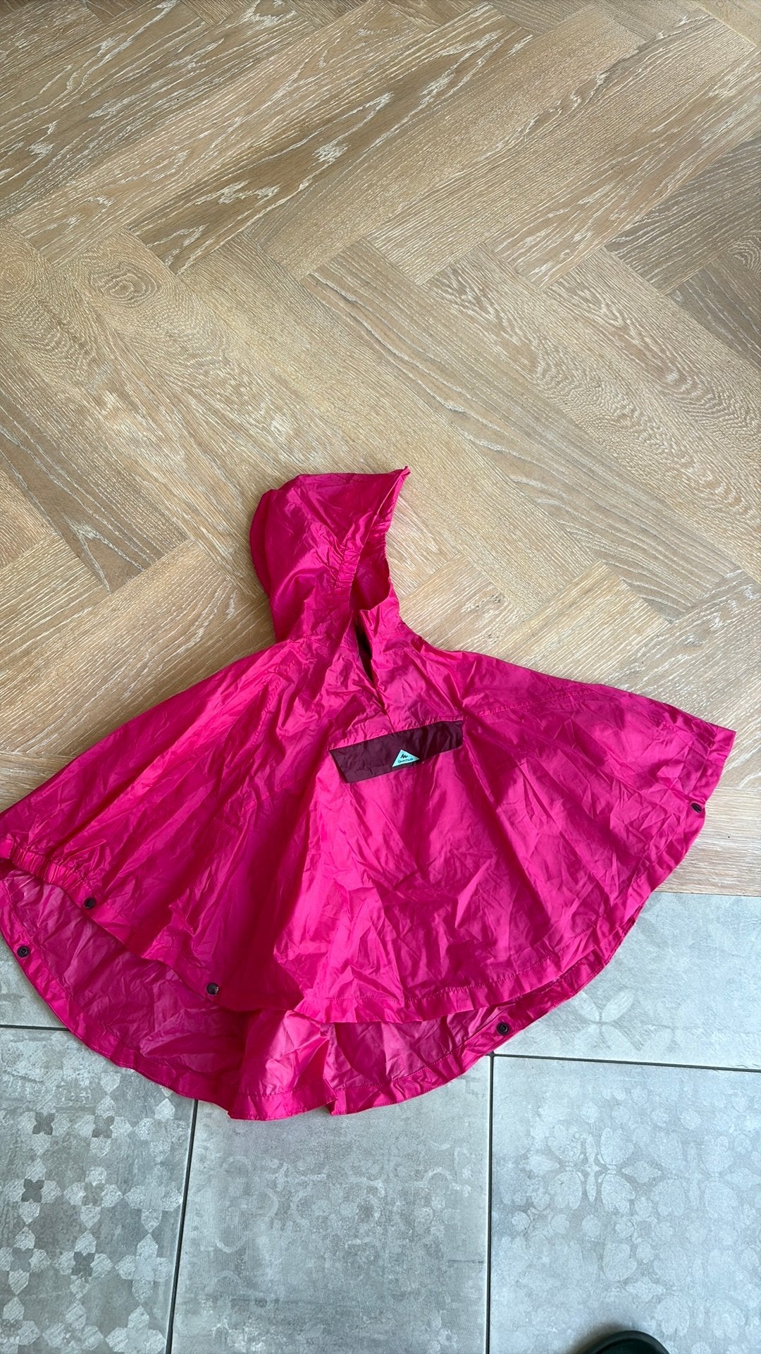 Kinder regen quechua poncho regenjas decathlon 2-4 jaar, Ophalen of Verzenden, Zo goed als nieuw, Regenjas