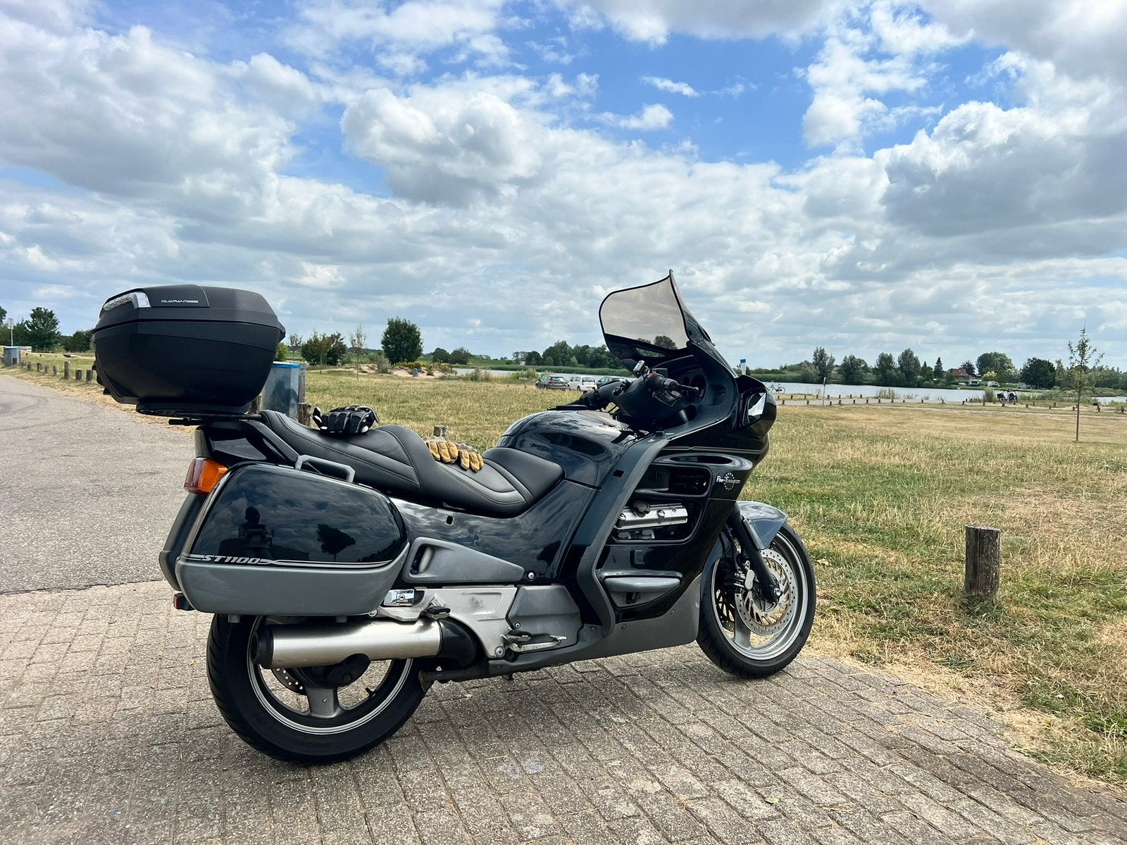 Honda ST1100 Pan European – 1996 – 113.000 km – €2.200,-, Occasion, 4 cilinders, Motorrijbewijs A, Particulier